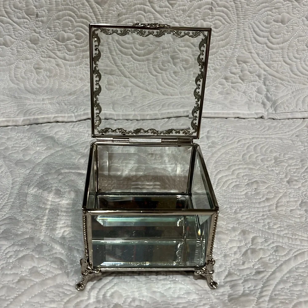 Cynthia Rowley jewelry boxes‎